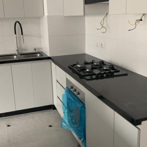 INSTALACION-DE-TABLEROS-DE-GRANITO-Y-CUARZO-11-600x437